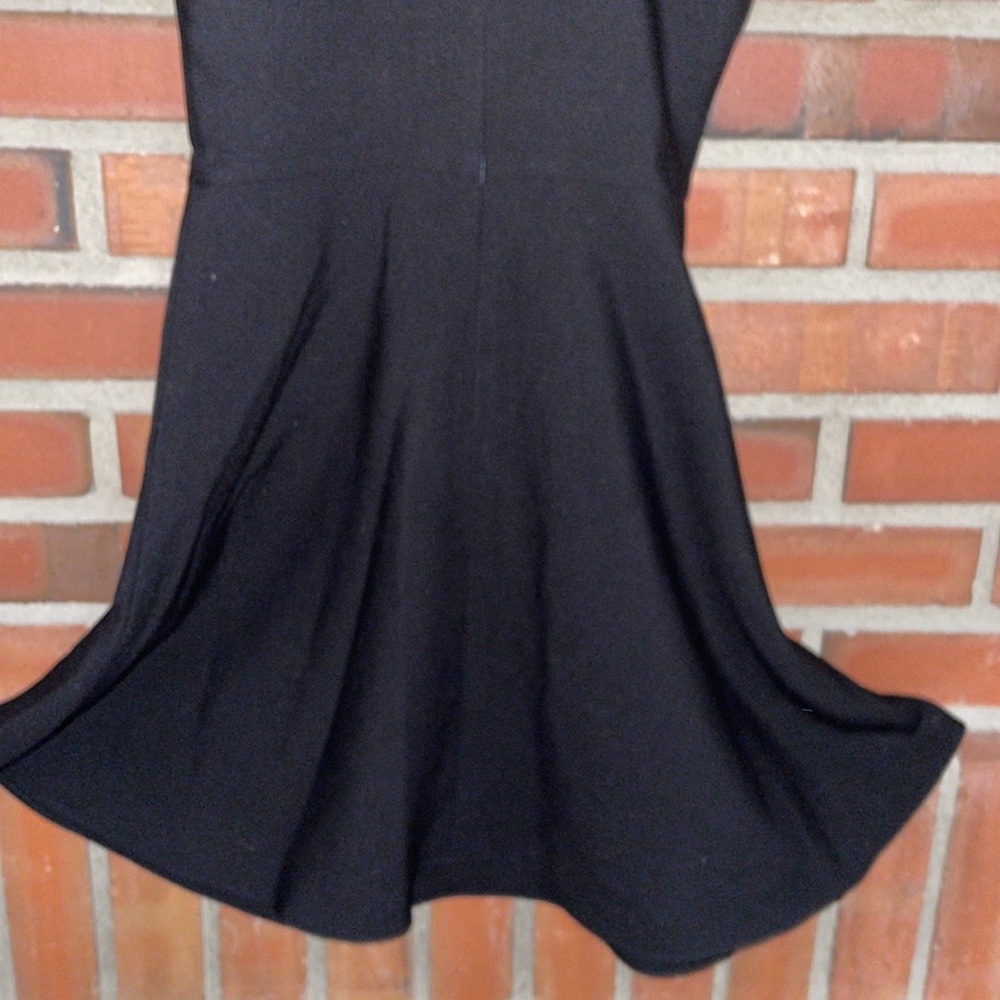 Likely black dress high neck swing style size 4US stretch sculpting drsss - Picture 9 of 9